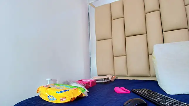 hannah teehn online show from 11-14-25, 07:12