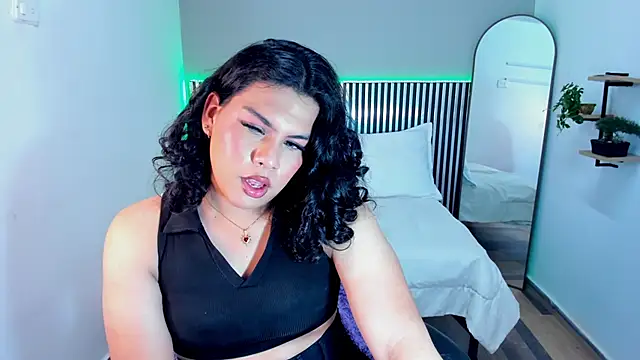 Snapshot of Little_Alli chatting on 11-23-25, 12:43 Little Alli online show from 11-23-25, 12:43