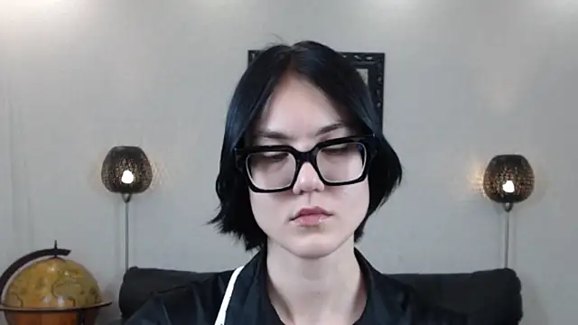 Snapshot of Marie_Fitch chatting on 10-22-25, 03:56 Marie Fitch online show from 10-22-25, 03:56
