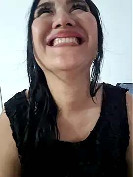 Snapshot of Aisha_Saleh chatting on 11-27-25, 10:23 Aisha Saleh online show from 11-27-25, 10:23