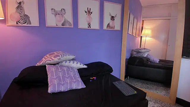 Snapshot of TanishaReyes chatting on 10-31-25, 07:59 TanishaReyes online show from 10-31-25, 07:59