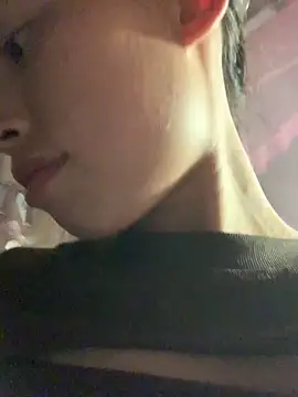 Han-han123 online show from 11-13-25, 10:19