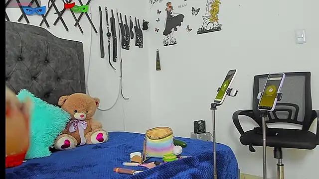 emilyfreire online show from 10-11-25, 02:48