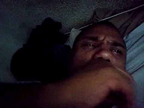 Snapshot of Mcbellorj chatting on 10-31-25, 10:44 Mcbellorj online show from 10-31-25, 10:44