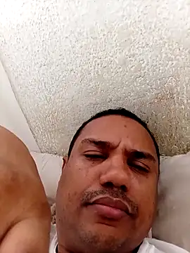 Snapshot of Mcbellorj chatting on 11-06-25, 04:08 Mcbellorj online show from 11-06-25, 04:08