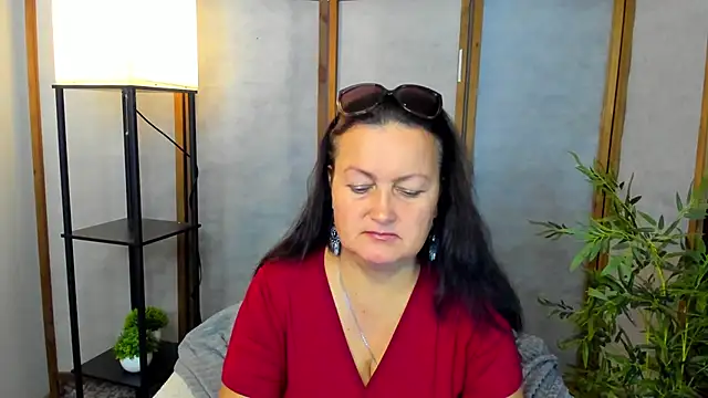 Snapshot of hottyannaa chatting on 10-17-25, 02:48 hottyannaa online show from 10-17-25, 02:48