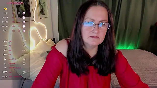 Snapshot of hottyannaa chatting on 11-24-25, 03:06 hottyannaa online show from 11-24-25, 03:06