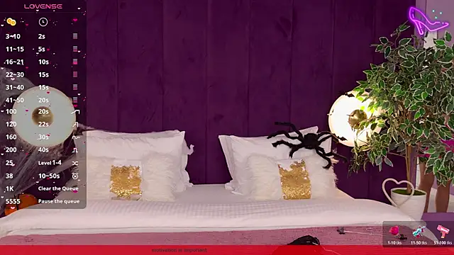 Snapshot of ClaireMathis chatting on 10-25-25, 02:46 ClaireMathis online show from 10-25-25, 02:46