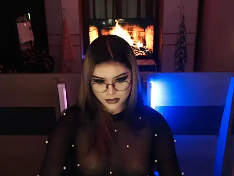 Snapshot of tyra_lurer chatting on 10-15-25, 07:52 tyra lurer online show from 10-15-25, 07:52