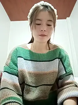 Snapshot of sipy- chatting on 11-17-25, 12:16 sipy- online show from 11-17-25, 12:16