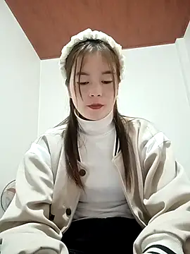 Snapshot of sipy- chatting on 11-19-25, 12:05 sipy- online show from 11-19-25, 12:05