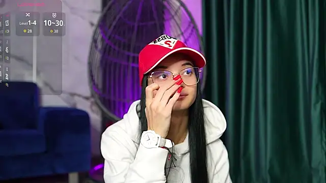 RachelRavee online show from 10-19-25, 04:13