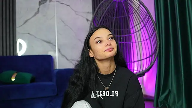 RachelRavee online show from 11-03-25, 05:09