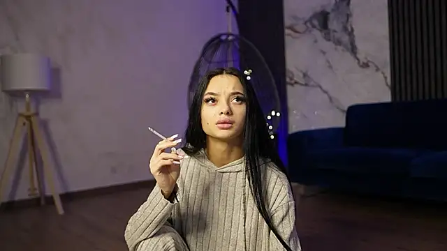 RachelRavee online show from 12-22-25, 05:15