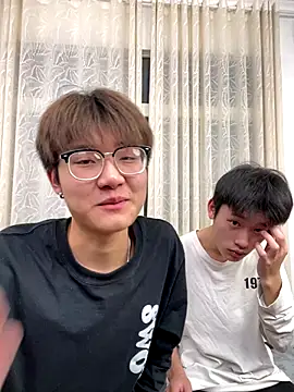 Snapshot of KK-cuteboy chatting on 11-18-25, 10:20 KK-cuteboy online show from 11-18-25, 10:20