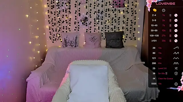 Snapshot of Evaa_Braunn chatting on 11-24-25, 02:11 Evaa Braunn online show from 11-24-25, 02:11