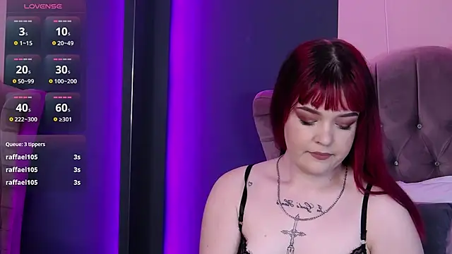 Snapshot of SkylerBlaze chatting on 11-06-25, 06:14 SkylerBlaze online show from 11-06-25, 06:14