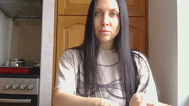 Snapshot of Olivarra chatting on 02-23-26, 10:34 Olivarra online show from 02-23-26, 10:34