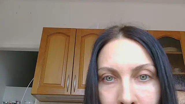 Snapshot of Olivarra chatting on 03-01-26, 11:34 Olivarra online show from 03-01-26, 11:34