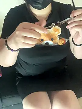 Snapshot of xx_miki_moon_xx chatting on 10-19-25, 11:49 xx miki moon xx online show from 10-19-25, 11:49