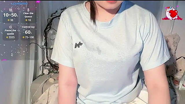 Snapshot of BeChinh_Lee chatting on 10-16-25, 07:53 BeChinh Lee online show from 10-16-25, 07:53