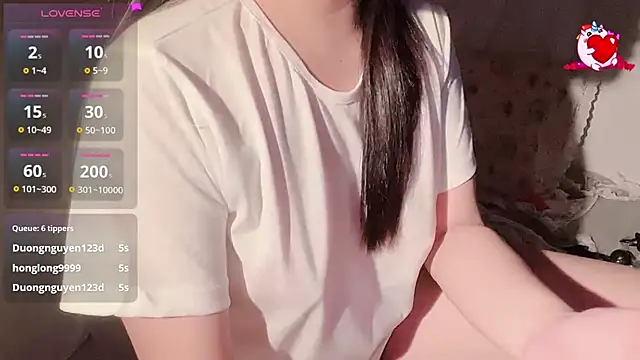 Snapshot of BeChinh_Lee chatting on 10-22-25, 06:18 BeChinh Lee online show from 10-22-25, 06:18