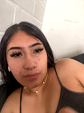 Snapshot of samanthaa_miller chatting on 10-12-25, 06:18 samanthaa miller online show from 10-12-25, 06:18