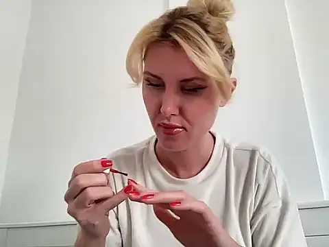 Ilymaris online show from 02-25-26, 12:26