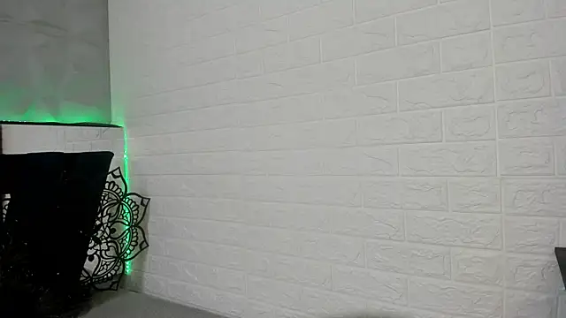 Snapshot of pamela_velazco chatting on 10-09-25, 01:09 pamela velazco online show from 10-09-25, 01:09