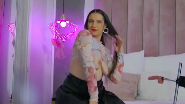 TesaQuinn online show from 10-22-25, 06:07