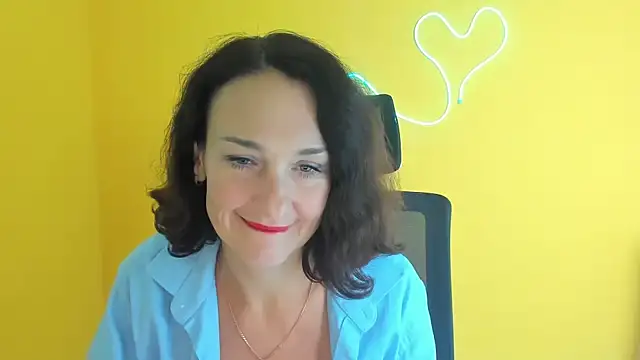 Snapshot of Rosie_Rosee chatting on 10-20-25, 11:21 Rosie Rosee online show from 10-20-25, 11:21