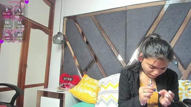 KimiAnal online show from 10-11-25, 12:58