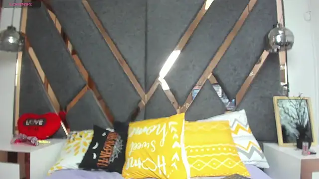 KimiAnal online show from 11-18-25, 02:54