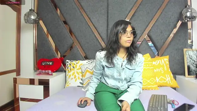 KimiAnal online show from 11-19-25, 01:33