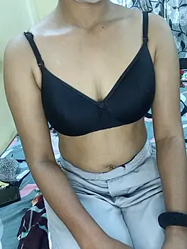 Snapshot of pooja_sharma1 chatting on 10-09-25, 02:42 pooja sharma1 online show from 10-09-25, 02:42