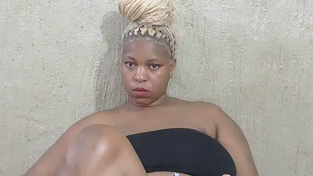 Snapshot of ZuriVixen chatting on 10-16-25, 04:24 ZuriVixen online show from 10-16-25, 04:24