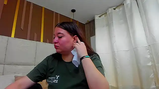 Snapshot of AmbarGills chatting on 03-04-26, 12:55 AmbarGills online show from 03-04-26, 12:55