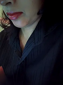 Snapshot of Royal_Shona chatting on 10-23-25, 06:17 Royal Shona online show from 10-23-25, 06:17