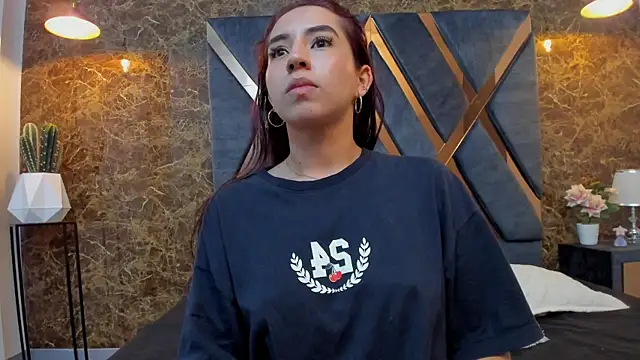 Snapshot of Vittoria_Conti_ chatting on 11-11-25, 05:13 Vittoria Conti online show from 11-11-25, 05:13