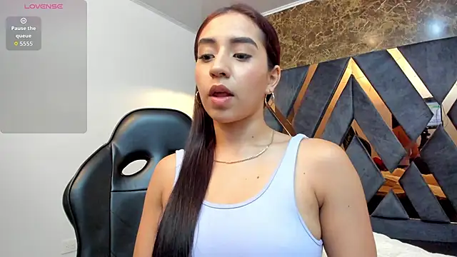 Snapshot of Vittoria_Conti_ chatting on 12-01-25, 05:40 Vittoria Conti online show from 12-01-25, 05:40