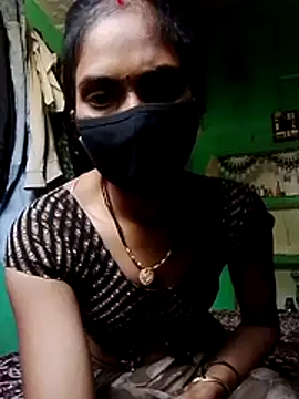 Snapshot of nainshilodhi28 chatting on 11-13-25, 08:02 nainshilodhi28 online show from 11-13-25, 08:02