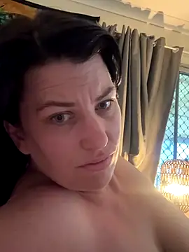 Snapshot of oceanGal25 chatting on 12-02-25, 01:33 oceanGal25 online show from 12-02-25, 01:33