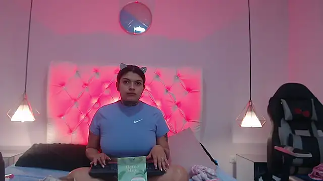 Bubbiecherry online show from 10-28-25, 12:19