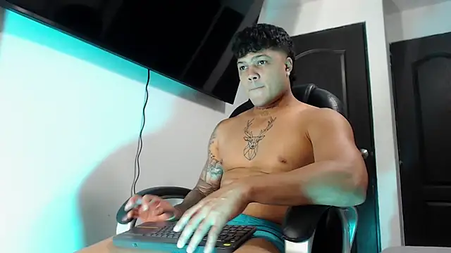 Boyhot 00 online show from 10-31-25, 04:13