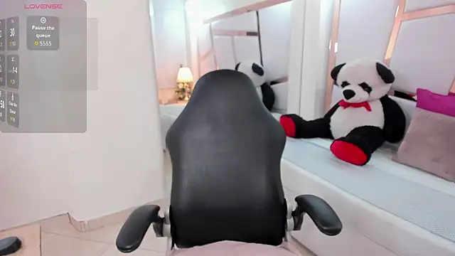 cloe 555 online show from 12-19-25, 08:49