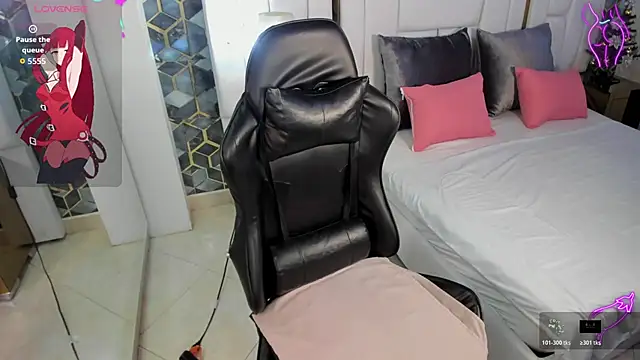 Snapshot of emily_parks666 chatting on 11-28-25, 08:22 emily parks666 online show from 11-28-25, 08:22