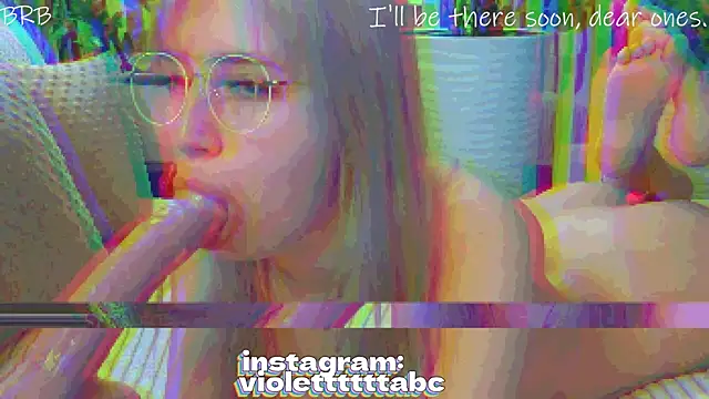 Snapshot of Violetttttta chatting on 11-16-25, 08:03 Violetttttta online show from 11-16-25, 08:03