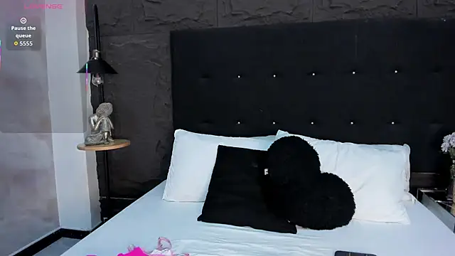 Snapshot of ChlooeScott chatting on 10-22-25, 12:49 ChlooeScott online show from 10-22-25, 12:49