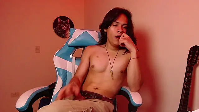 Snapshot of tom_1945 chatting on 10-22-25, 01:28 tom 1945 online show from 10-22-25, 01:28