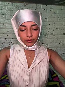 Snapshot of CelestSkyy chatting on 12-14-25, 11:20 CelestSkyy online show from 12-14-25, 11:20